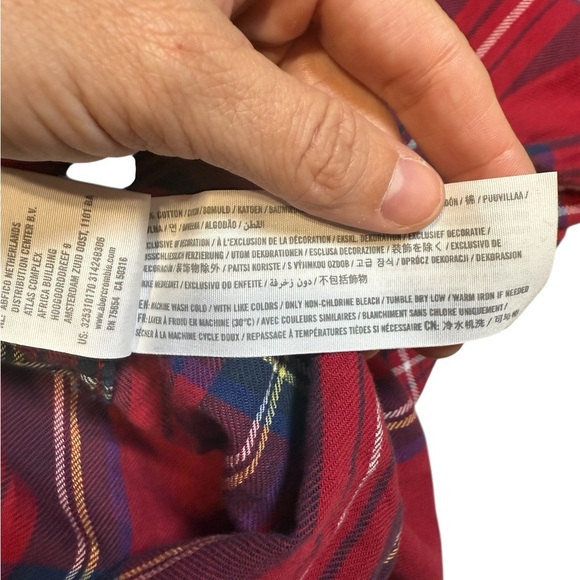 Vintage Hollister Women’s Medium Red Plaid Long Line Button-Up Collared Shirt - Picture 3 of 6